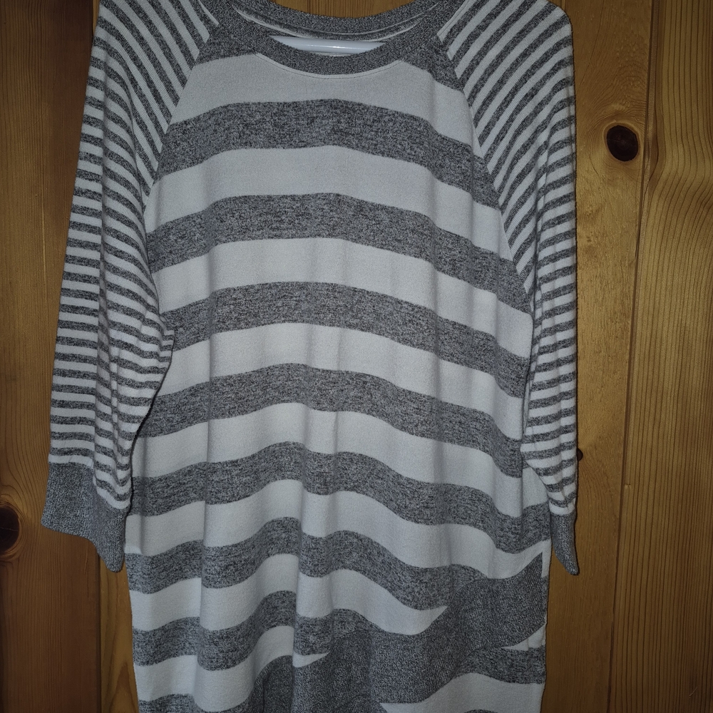 Market & Spruce Gray and White Striped Sweater